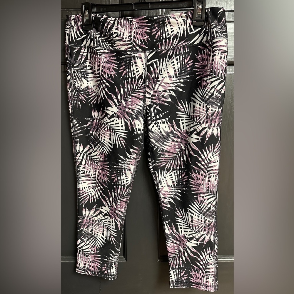 Marika Sport Capri Length Leggings Black White & Purple Women’s Size Large 12-14